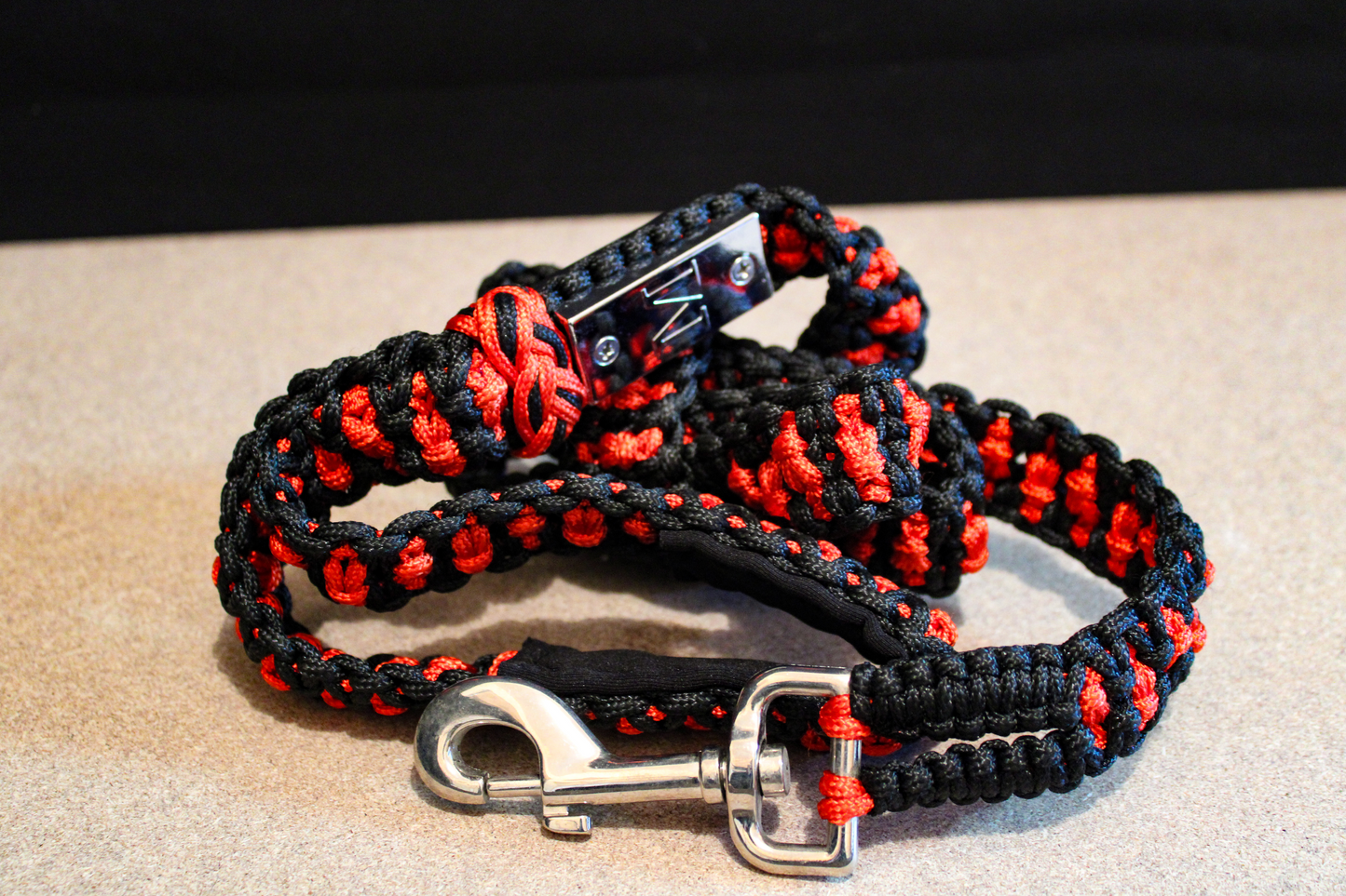 Mariner Hand-Tied Dog Leash (non-glowing)